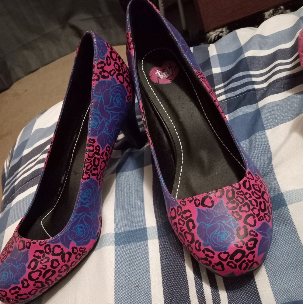 TUK Heels